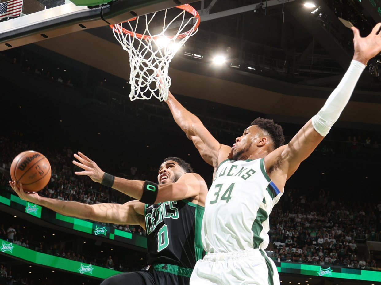 开云登陆入口-芝加哥公牛发布备战花絮，赛后篮板制胜，国王杯任务艰巨，医务组通报恢复