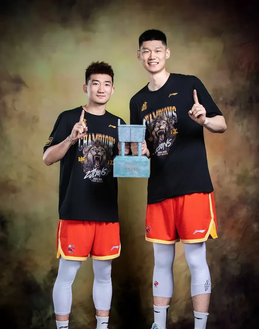 开云登陆入口-广厦男篮对阵山东男篮