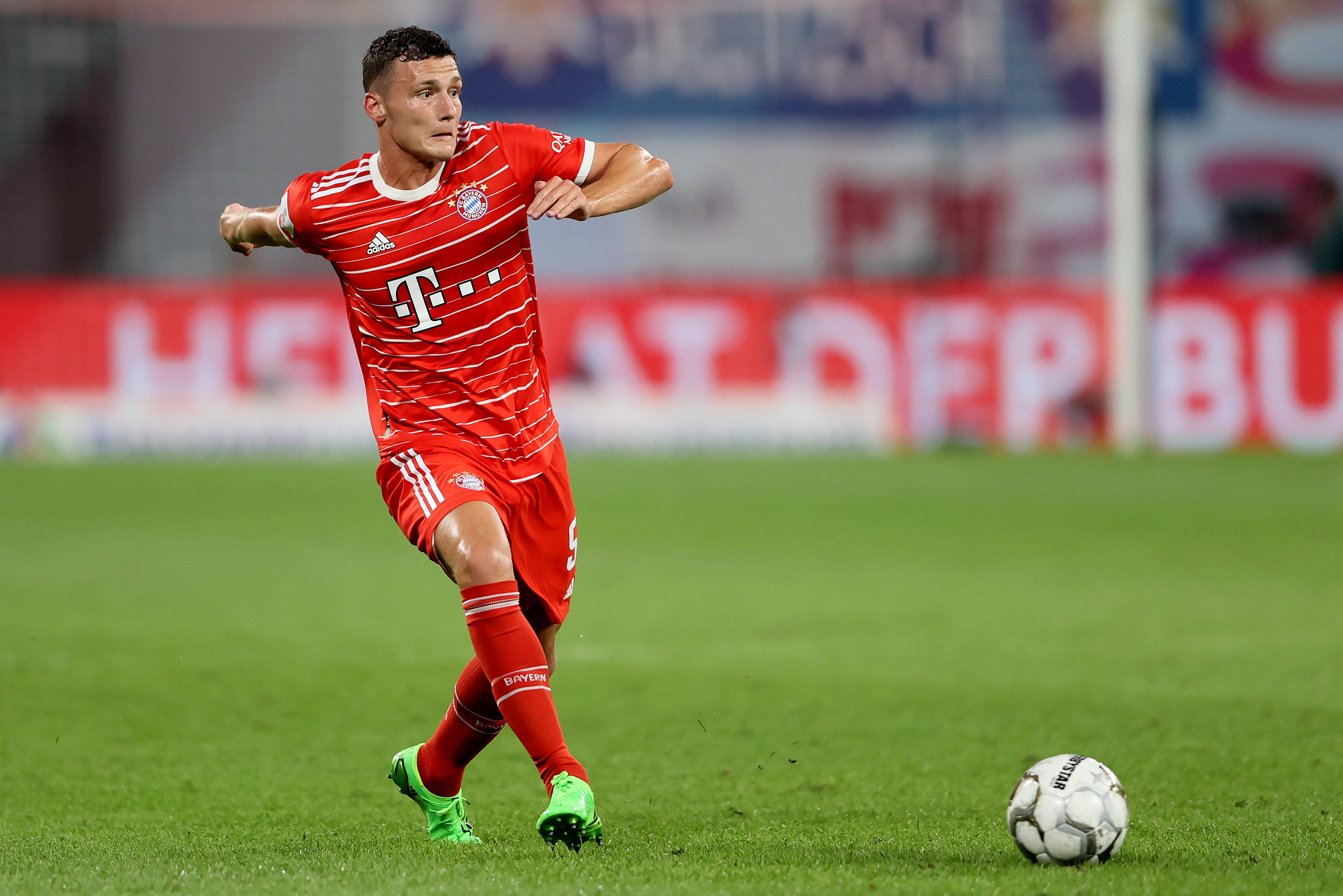 开云中国-拜仁新援奥利塞亮相