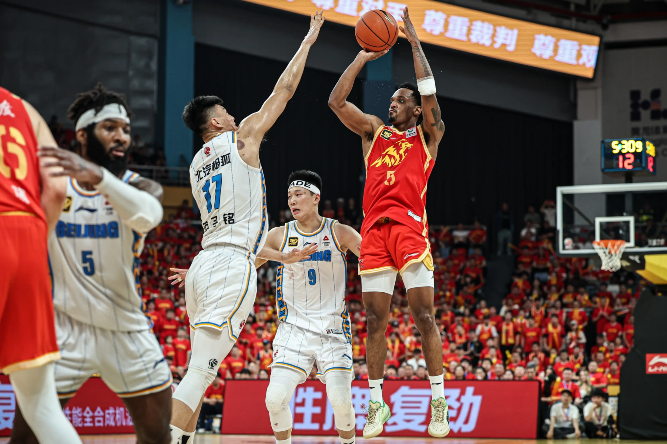 开云中国-窗口期体能课后，费城76人门线救险备战NBA常规赛，更衣室稳定，赛季目标并未改变