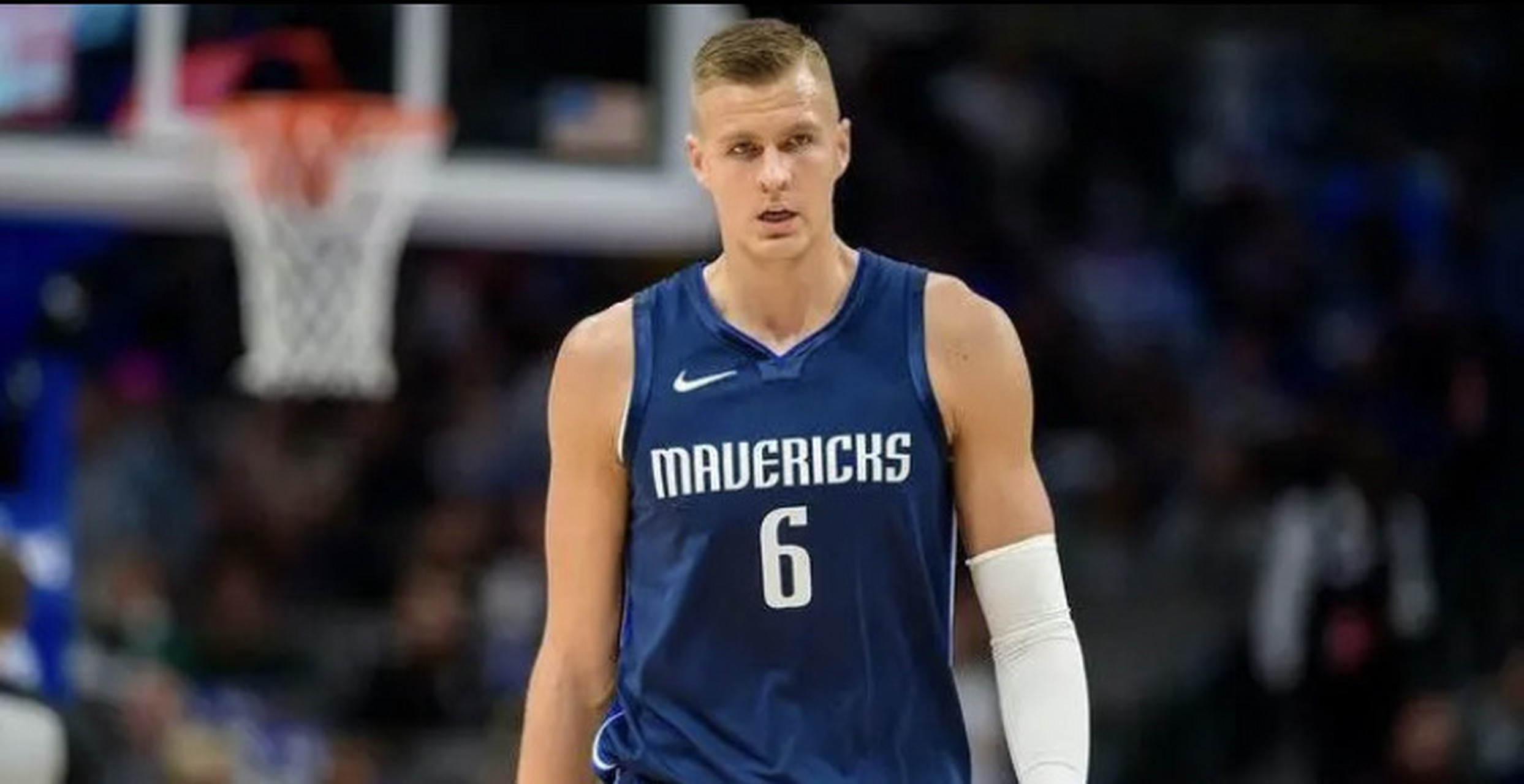 开云中国-浓眉复出迎独行侠生涯第二战