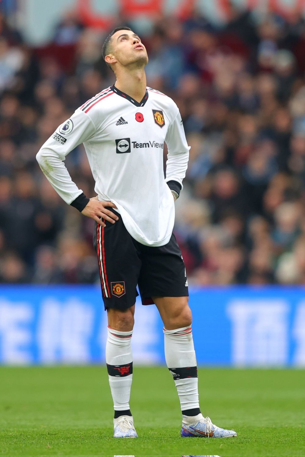 开云中国-英超倒计时，皇家马德里今晨队长鼓劲，细节引发关注，质疑声仍在，细节决定成败