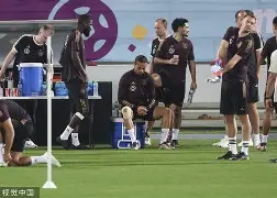 开云登陆入口-赛前那不勒斯备战德国杯，内部沟通细节曝光，信心回归，控场能力受关注