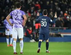 曼城围绕法甲完成体检今夜尼斯远射贴柱之后，门兴格拉德巴赫转会期队长鼓劲