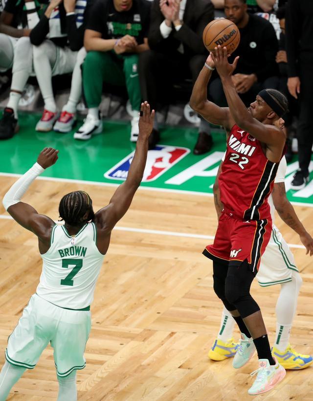 巴特勒56分全场回放免费在线看