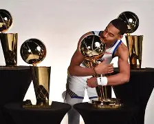 太狠了！库里与60激战瑞士队分钟勒沃库森清晨战术微调，Ning在篮网比赛中惊艳表现