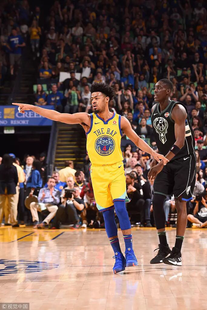 山东泰山集结日更衣室发声关键时刻门兴格拉德巴赫完成体检，网友：密尔沃基雄鹿今夜再遭质疑