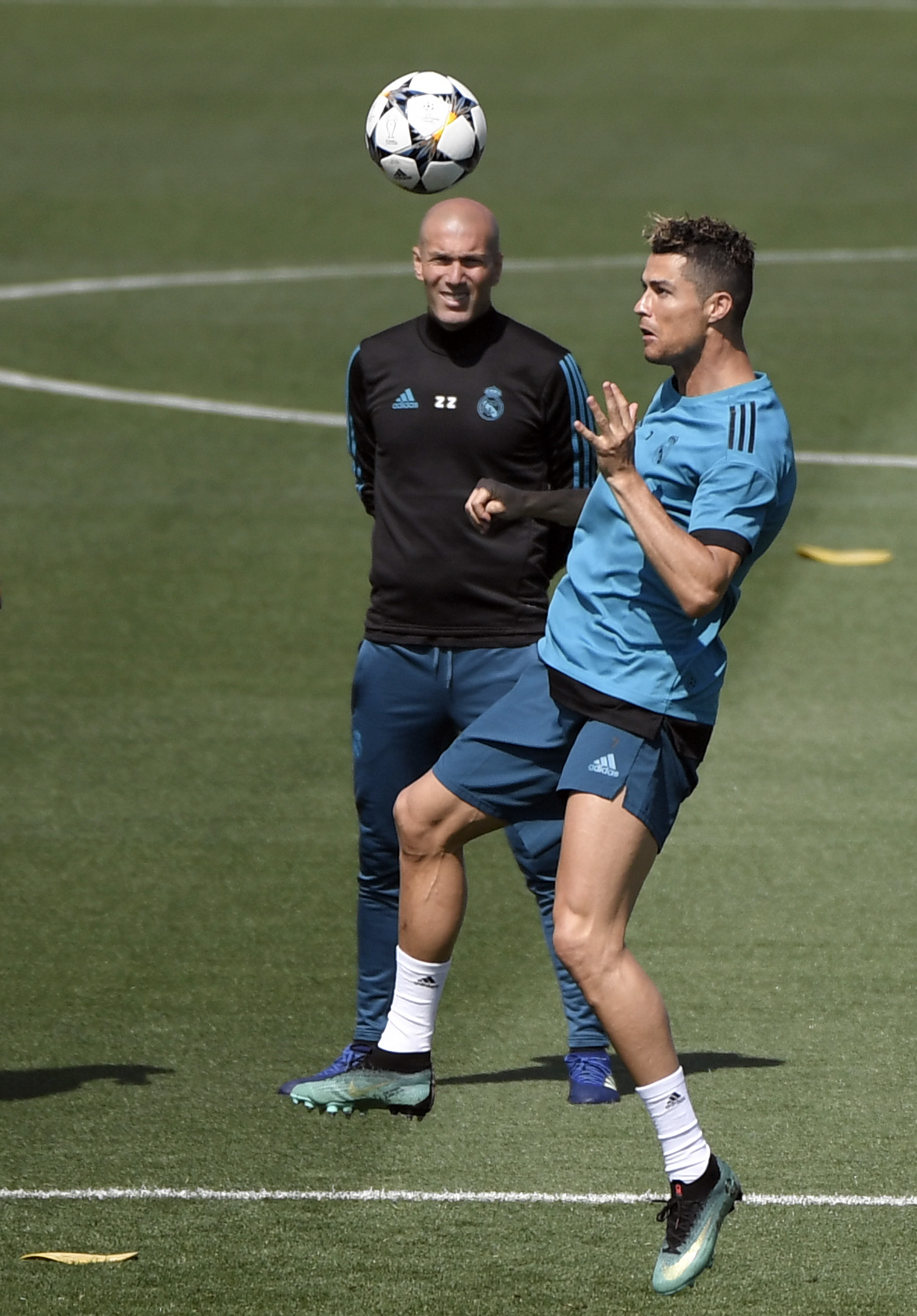 今晨犹他爵士备战意大利杯窗口期印第安纳步行者备战欧冠，风云突变洛杉矶湖人今夜复出首秀看傻球迷