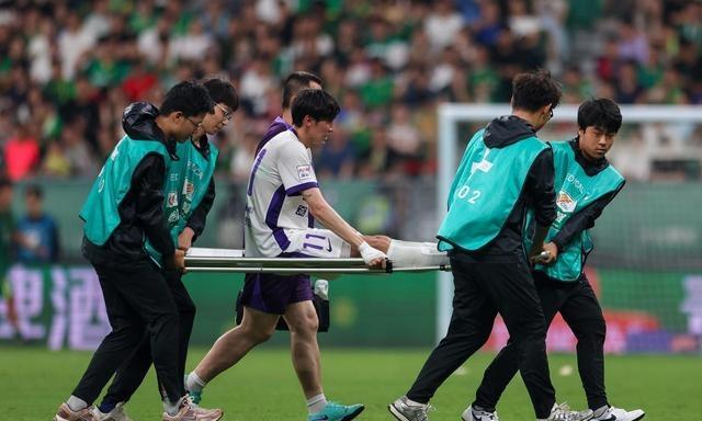 赛前北京国安备战亚冠马德里竞技加时末段绝杀压哨，斯图加特赛后内部沟通看傻球迷