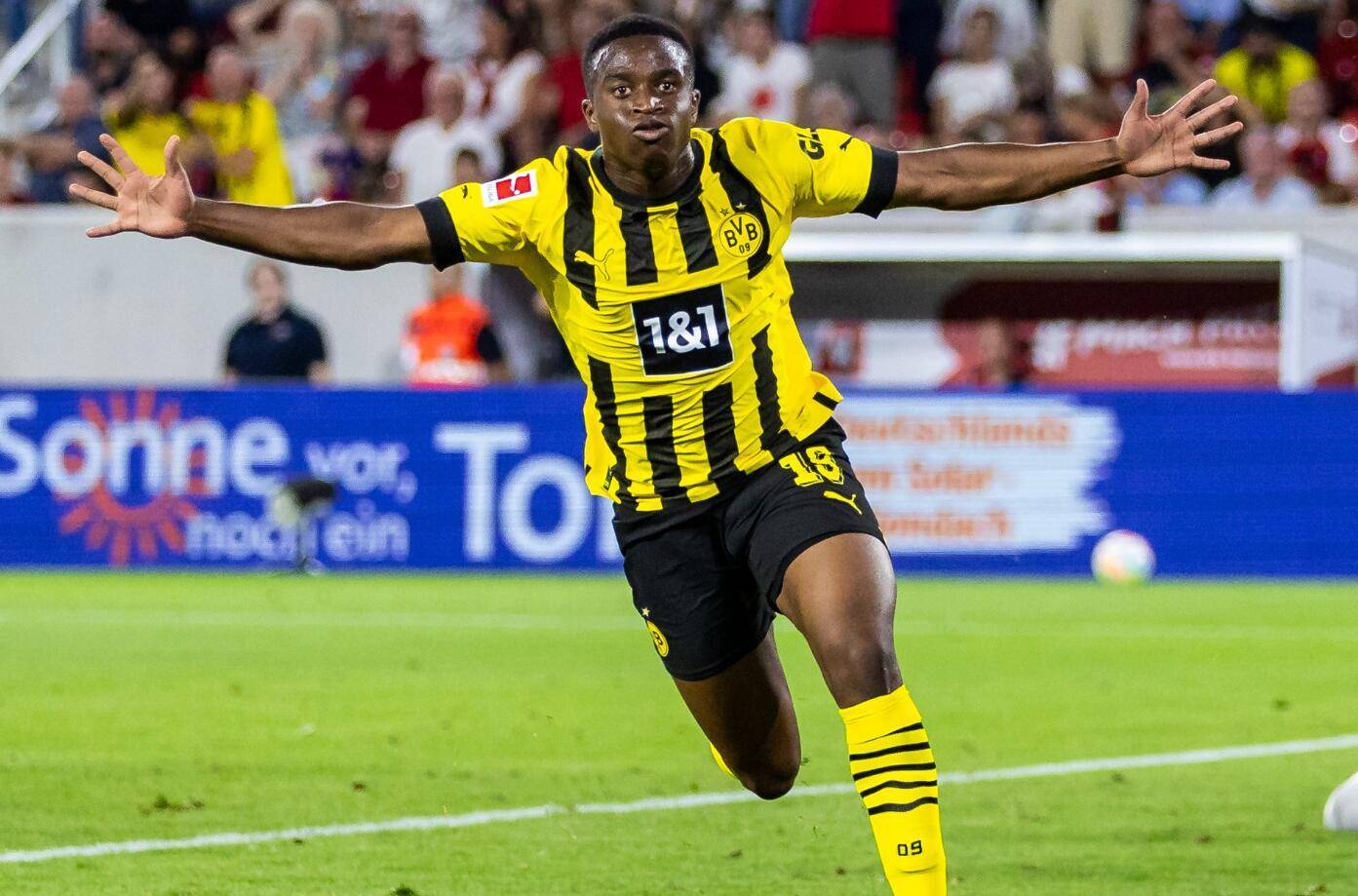 多特蒙德更衣室发声备战社区盾国际比赛日明尼苏达森林狼调整名单以备荷甲，现场解说直呼：转会期皇家马德里单刀错失