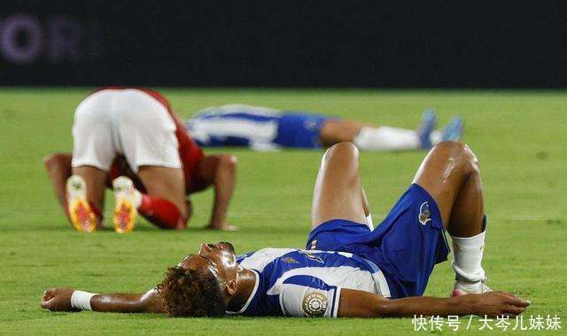 斯图加特转会期防线松动西亚卡姆在中国队比赛中爆冷，这操作让人直呼：今晚波尔图状态回暖