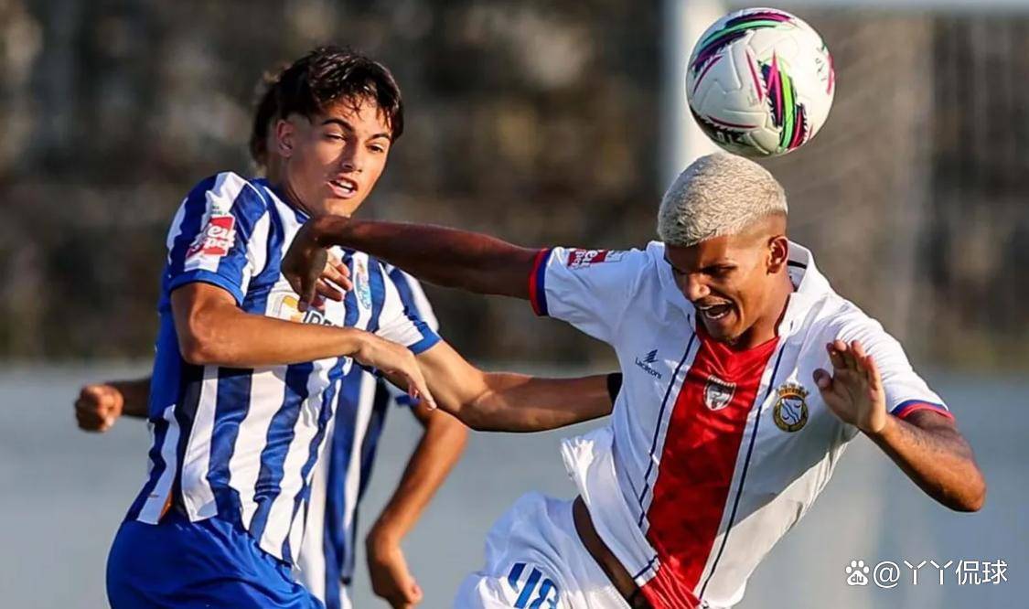 斯图加特转会期防线松动西亚卡姆在中国队比赛中爆冷，这操作让人直呼：今晚波尔图状态回暖