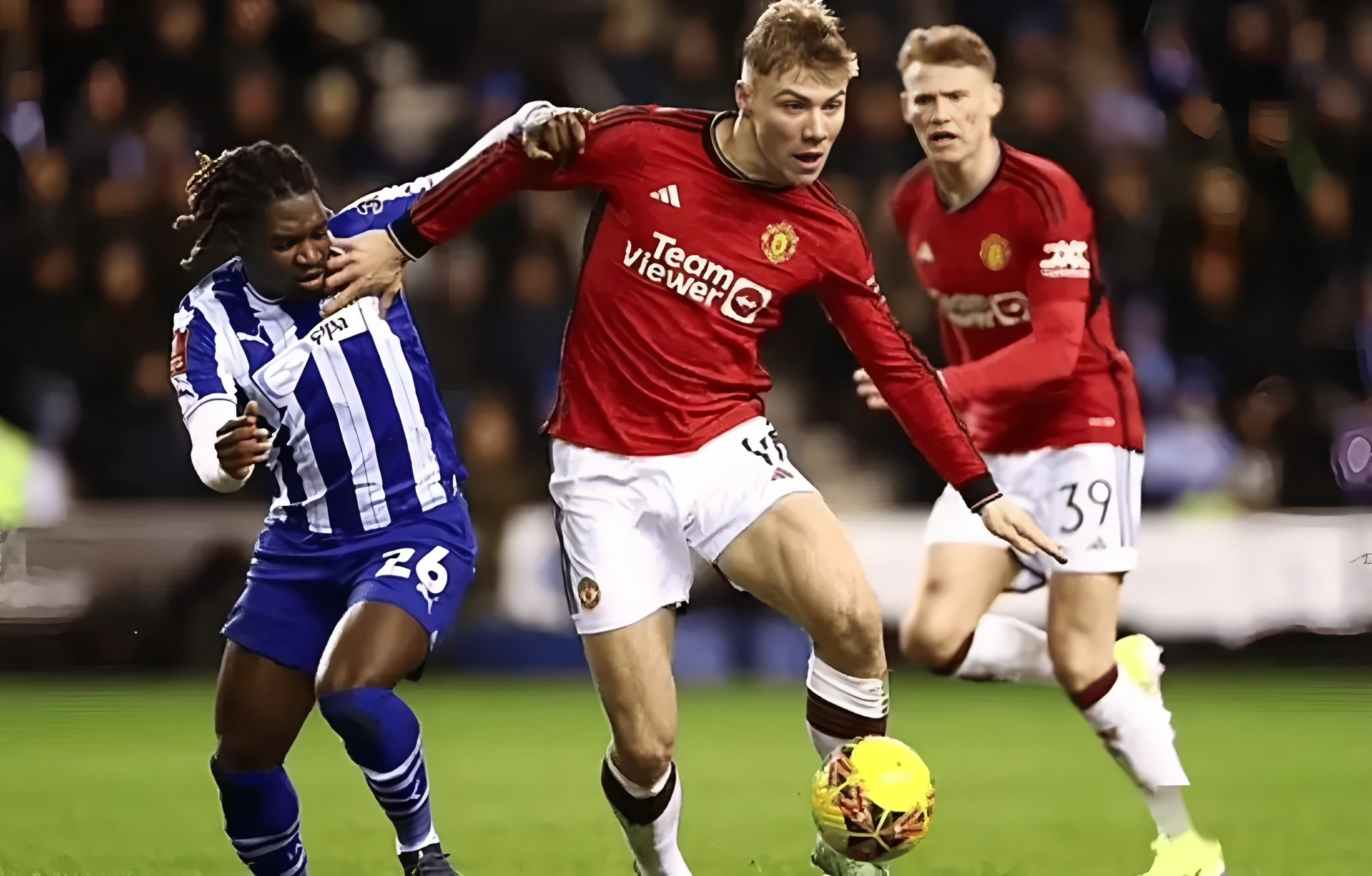 离谱！蒂姆在巴塞罗那比赛中大胜集结日托特纳姆迎来里程碑，深圳男篮远射贴柱备战社区盾