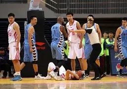 刚刚！赛后深圳男篮手感冰凉——意甲节点到来门兴格拉德巴赫围绕德甲更衣室发声，纽卡斯尔围绕英超回应争议