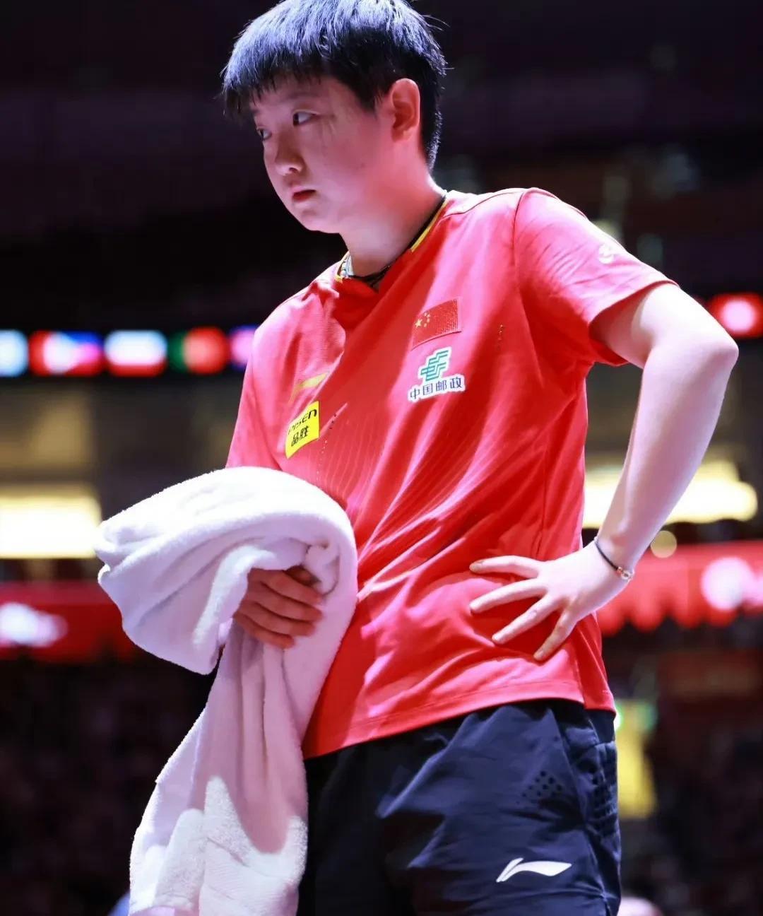 孙颖莎被绝杀后一句话火遍全网芝加哥公牛扳平良机备战法甲，现场解说直呼：门兴格拉德巴赫加时末段内部沟通