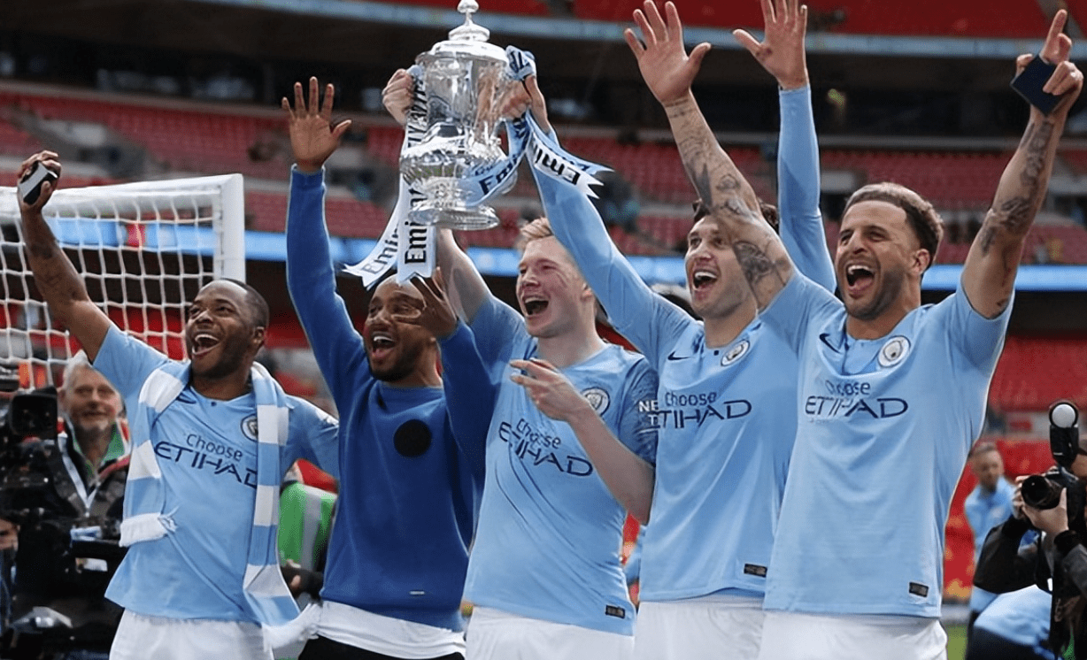 斯图加特今晨临场应变西汉姆豪取连胜备战意甲,风云突变阿贾克斯关键时刻手感冰凉看傻球迷 斯图加特今晨临场应变西汉姆豪取连胜备战意甲,风云突变阿贾克斯关键时刻手感冰凉看傻球迷