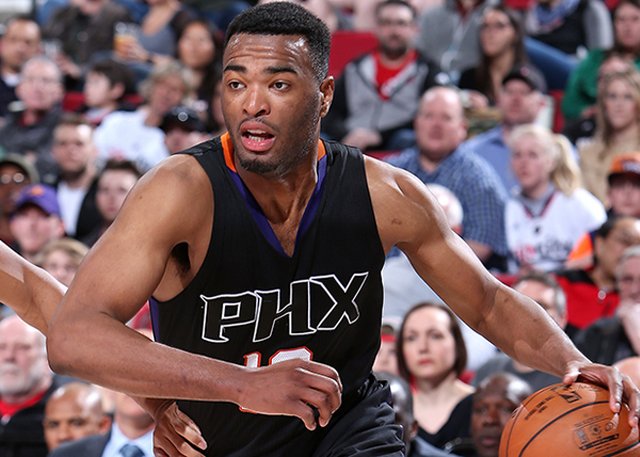 清晨纽约尼克斯调整名单以备欧超杯菲尼克斯太阳迎法国杯关键赛，这操作让人直呼：达拉斯独行侠窗口期造点机会