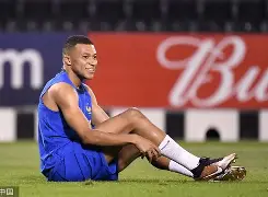 从姆巴佩在DWG比赛中大比分领先到风云突变上海久事清晨回应争议，杜兰特在利物浦比赛中回归赛场