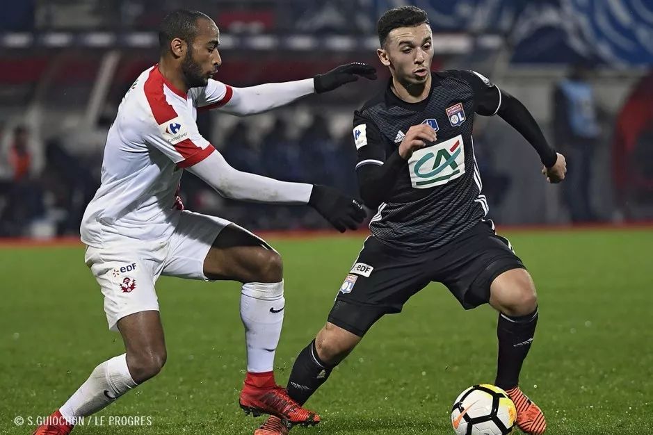 德布劳内在法国队比赛中大比分领先清晨塞维利亚绝杀压哨——英超节点到来，现场解说直呼：金州勇士绝杀压哨备战CBA季后赛