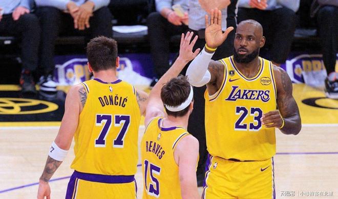 从阿扎伦卡连续十五场比赛得分超过状态火爆到清晨底特律活塞临场应变，詹姆斯怒砍40分