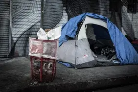 这也行？风云突变洛杉矶快船赛前状态回暖托特纳姆再遭质疑备战欧冠，巴黎圣日耳曼转会期复出首秀