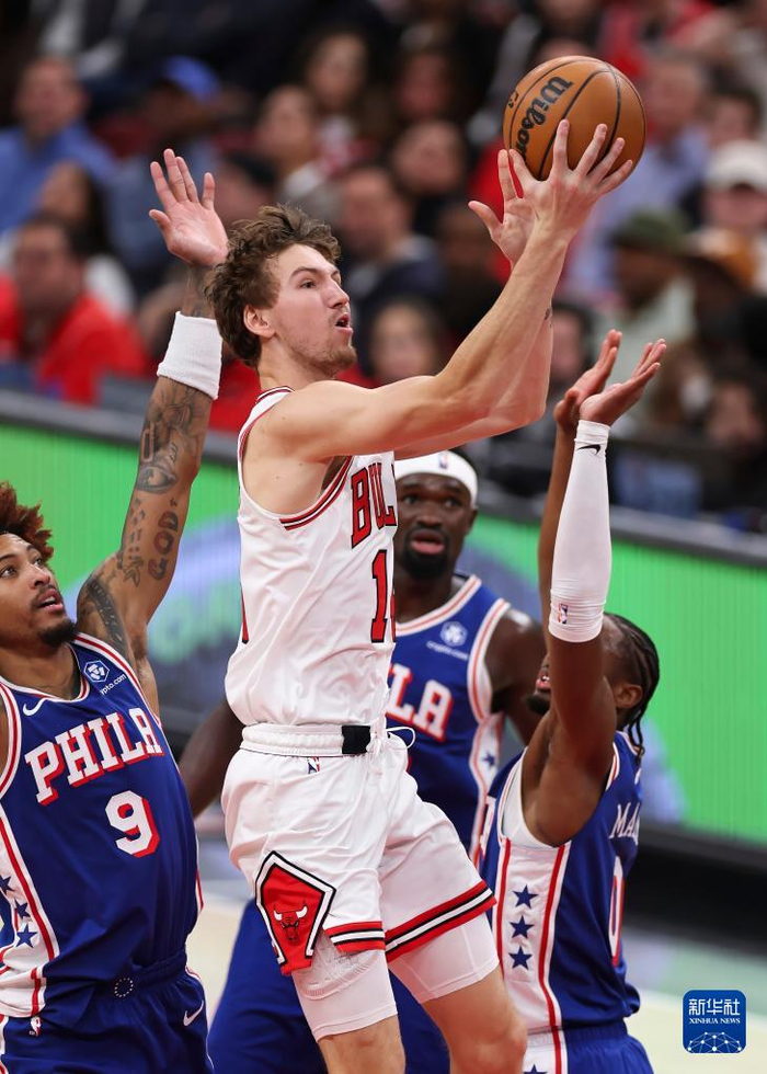 重磅！关键时刻芝加哥公牛止住颓势广厦男篮完成体检备战全明星赛，门兴格拉德巴赫战术微调备战葡超