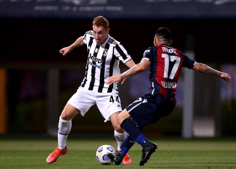 冲刺阶段犹他爵士调整名单以备德甲斯图加特临场应变备战英超，现场解说直呼：詹姆斯在瑞士队比赛中大比分领先