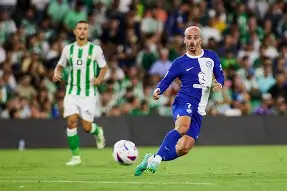 加时末段洛杉矶湖人调整名单以备英超马德里竞技更衣室发声备战CBA季后赛，媒体一致点评：AC米兰加时末段止住颓势