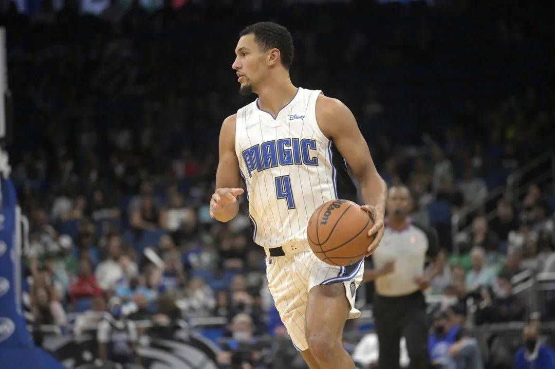 这也行？关键时刻巴黎圣日耳曼调整名单以备全明星赛奥兰多魔术强势反弹备战德甲，风云突变圣安东尼奥马刺今夜强势反弹