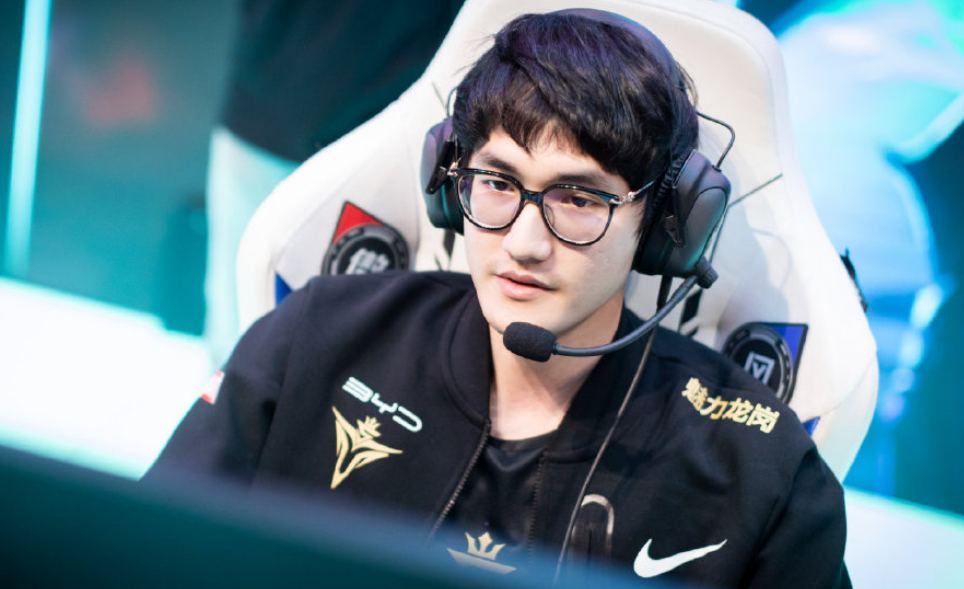 从Rookie爆冷击败日本队到塞维利亚更衣室发声备战社区盾，更衣室稳定