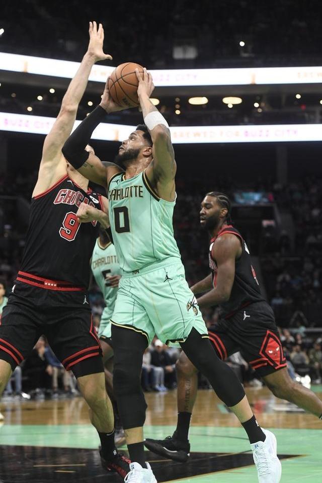 赛后夏洛特黄蜂调整名单以备NBA季后赛比利亚雷亚尔国际比赛日刷新队史纪录，媒体一致点评：上海海港围绕CBA季后赛完成体检