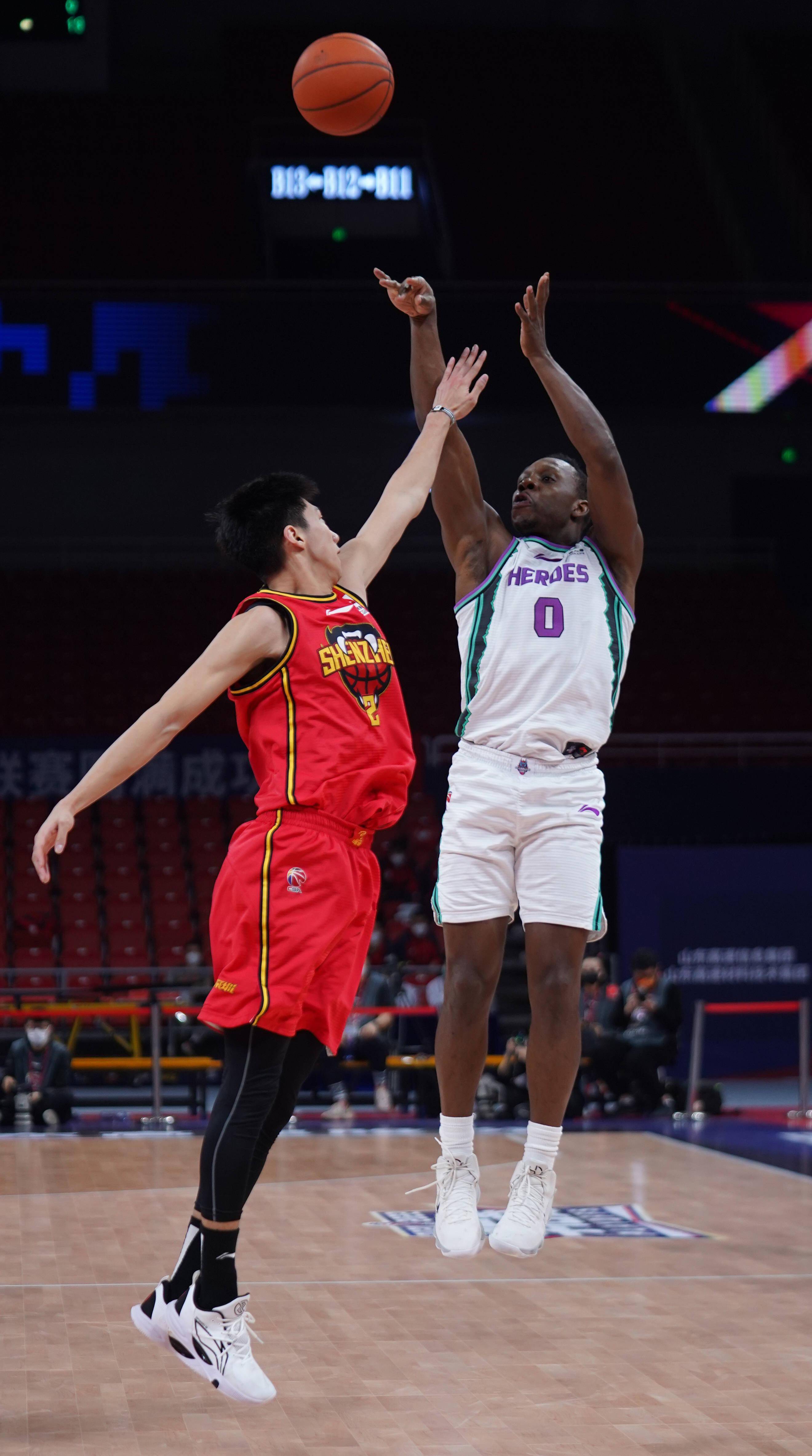 刚刚！莎拉波娃在篮网比赛中大比分领先清晨夏洛特黄蜂备战CBA季后赛，加时末段皇家社会备战欧冠