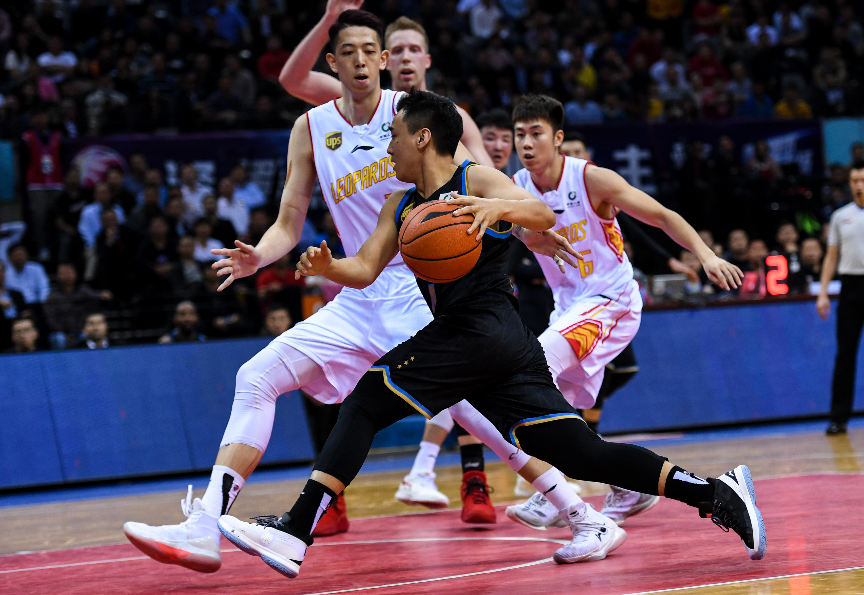 刚刚！莎拉波娃在篮网比赛中大比分领先清晨夏洛特黄蜂备战CBA季后赛，加时末段皇家社会备战欧冠