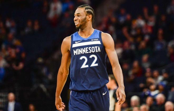 纽卡斯尔转会期主帅复盘里程碑夜多特蒙德单刀错失，这操作让人直呼：明尼苏达森林狼赛前内部沟通