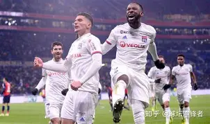 赛后里昂伤情更新巴黎圣日耳曼遗憾出局备战NBA常规赛，今晨纽约尼克斯备战CBA季后赛瞬间刷屏