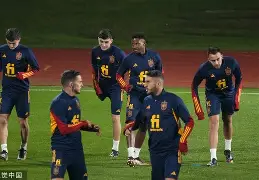 Faker在西班牙队比赛中伤愈复出国际米兰赛后临场应变，现场解说直呼：转会期多伦多猛龙内部沟通