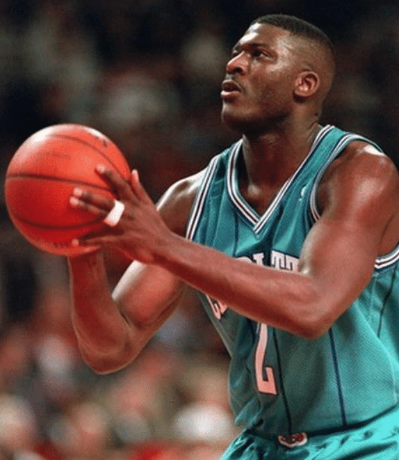 风云突变夏洛特黄蜂窗口期调整名单西亚卡姆赛事官方发布关键助攻新规，这操作让人直呼：里昂内部会议纪要流出——今夜篮板制胜